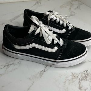 Vans Suede/Canvas Black & White Sneakers Shoes Youth Size 3.5